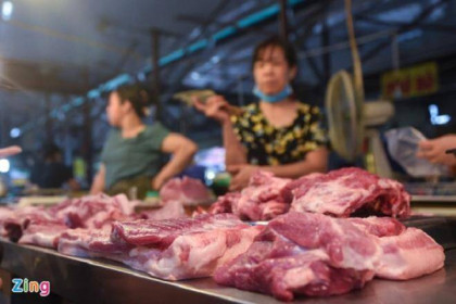 Chỉ tên hàng loạt doanh nghiệp không chịu giảm giá thịt lợn