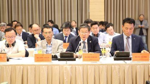 Nhà đầu tư nước ngoài mách chuyện 'hành là chính'