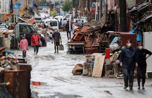 Trung Quốc “gồng mình” ngăn lũ, các láng giềng châu Á chung cảnh ngập lụt