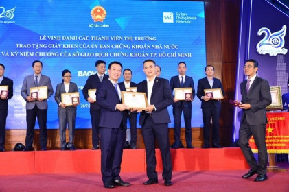 Bảo Việt được UBCKNN và HOSE ghi nhận những đóng góp cho sự phát triển bền vững của TTCK Việt Nam