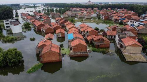 Trung Quốc chặn nước sông để cứu hồ giữa lũ lụt lịch sử