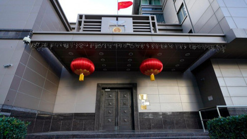 Trung Quốc tiến thoái lưỡng nan sau lệnh đóng cửa lãnh sự quán của Mỹ