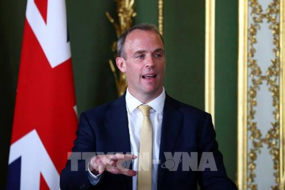 Ngoại trưởng Anh giải thích về quyết định cách ly du khách tới từ Tây Ban Nha