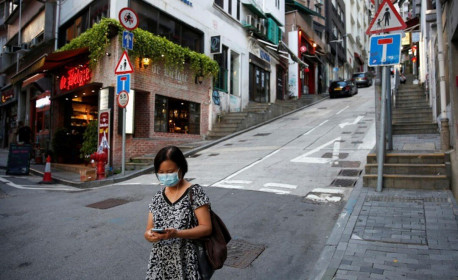 Hồng Kông cấm tụ tập quá 2 người, phạt 15 triệu nếu không đeo khẩu trang
