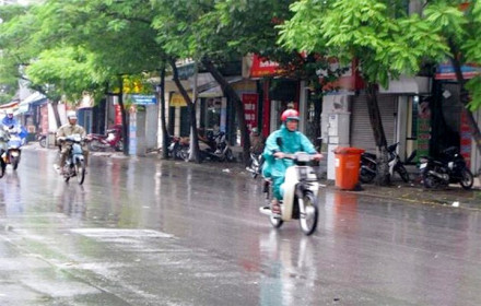 Thời tiết hôm nay 27/7: Nắng nóng tại Hà Nội giảm nhiệt, có lúc mưa rào và dông