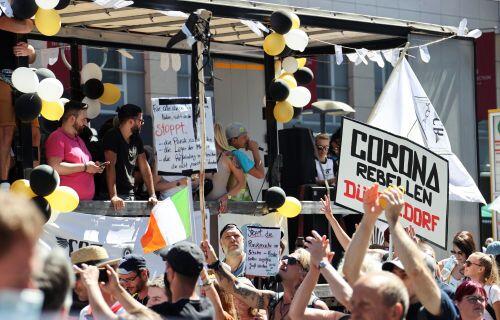17.000 người biểu tình phản đối biện pháp chống dịch Covid-19 tại Đức