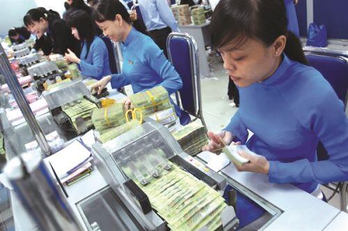 Tỉ giá và lực đỡ "dư tiền"
