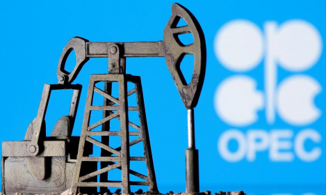Giá dầu WTI mất mốc 40 USD/thùng trước lo ngại dư cung do OPEC+ tăng sản lượng