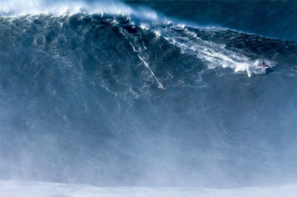 Top 10 con sóng 'siêu to khổng lồ' và khủng khiếp nhất từng được camera ghi lại