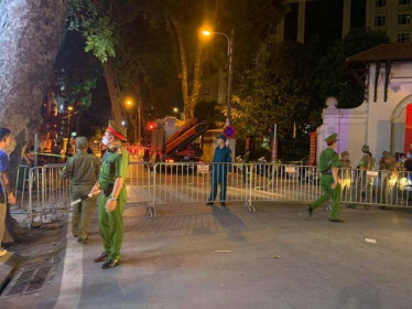 Khởi tố vụ án gãy thang treo lắp kính ở Hà Nội khiến 4 người chết
