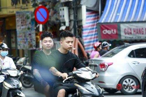 Hà Nội: Nhiều người ra đường không khẩu trang, chính quyền chỉ nhắc nhở, không phạt được