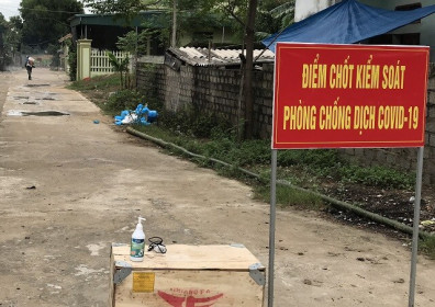 Ca mắc Covid-19 ở Thanh Hóa: Phong tỏa cả khu phố, đình chỉ công tác chủ tịch phường