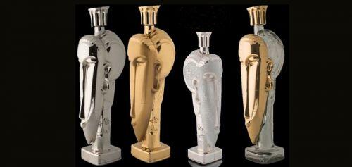 Chai nước uống có giá đắt hơn cả siêu xe