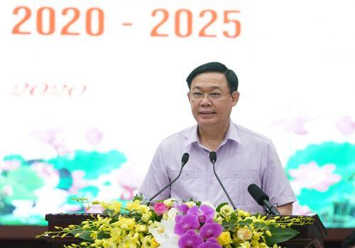 Hà Nội cần phấn đấu vượt qua mức thu nhập trung bình cao sớm hơn