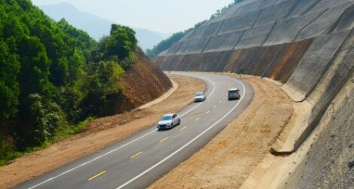 Dự án Đường cao tốc Cam Lộ - La Sơn: Vượt giới hạn giải ngân