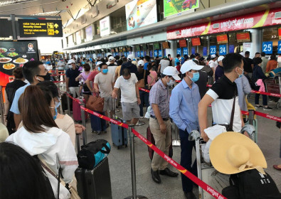 Gần 1.700 du khách Hà Nội và TPHCM còn mắc kẹt tại Đà Nẵng