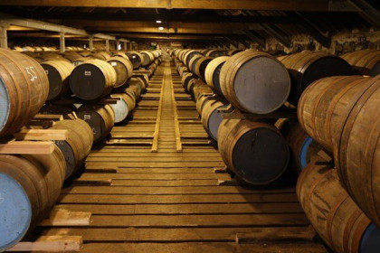 Bộ trưởng Thương mại Anh phản đối việc Mỹ áp thuế rượu whisky của Scotland