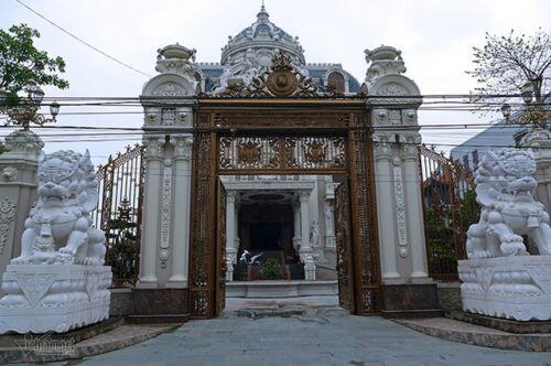 Xã giàu có ở Việt Nam, biệt thự không hiếm, có lâu đài xây 9 năm tốn hàng chục tỷ đồng