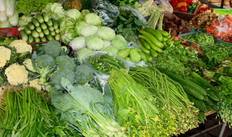 Giá thực phẩm hôm nay 18/8: Trái cây, rau củ đồng loạt tăng