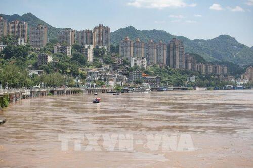 Trung Quốc sơ tán hơn 100.000 người dân do lũ lụt