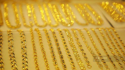 Giá vàng hôm nay 19/8: Vượt ngưỡng 2.000 USD/ounce