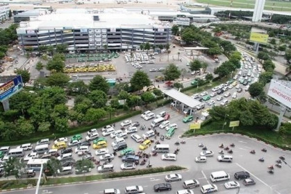 Phát triển giao thông ở sân bay Tân Sơn Nhất: Nhiều dự án chờ mặt bằng