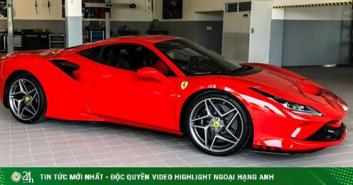 Sau 9 tháng nằm cảng, siêu xe Ferrari được thông báo đấu giá "rẻ bèo"