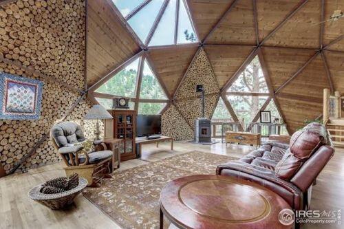 Nhìn như “túp lều”, vì sao nhà mái vòm giá gần 15 tỷ đồng?