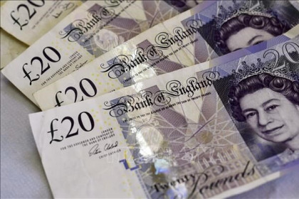 Nợ công của Anh lần đầu tiên vượt ngưỡng 2.000 tỷ bảng