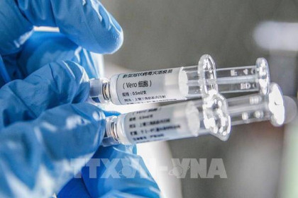 Trung Quốc cấp vaccine COVID thử nghiệm cho những nhóm nguy cơ cao