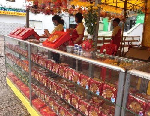 Thị trường bánh Trung thu mùa dịch: Tiểu thương Sài Gòn lạc quan, không lo ế