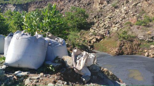 Công an Thanh Hóa bắt quả tang vụ đổ trộm 28,6 tấn chất thải “lạ”