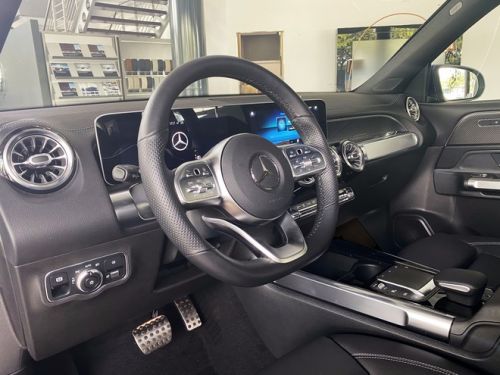 Mercedes-Benz GLB ra mắt tại Việt Nam với giá bán 2 tỷ đồng
