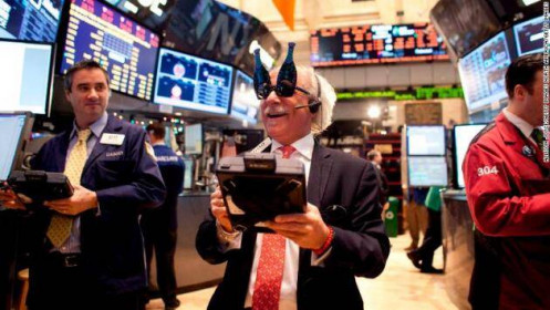 Dow Jones tăng hơn 200 điểm, S&P 500 và Nasdaq Composite lập kỷ lục mới