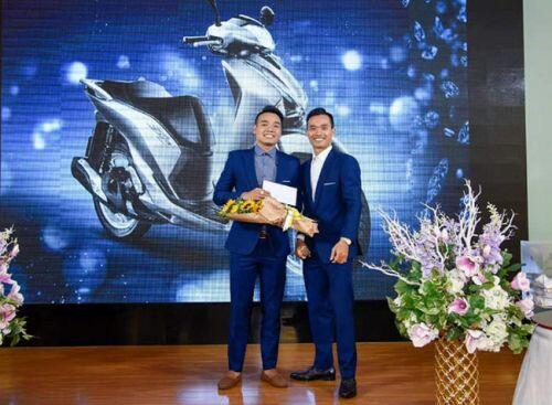 Sau 7 tháng không lương, 9X hiện thực hóa giấc mơ mua nhà và xe riêng