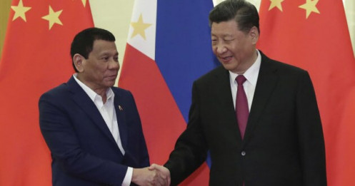 "Thân Trung Quốc, xa Mỹ" và lời hứa 9 tỷ USD của Bắc Kinh: Kinh tế Philippines "được" gì sau 4 năm?