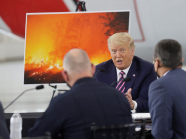 Trump - Biden bất đồng  về cháy rừng, biến đổi khí hậu