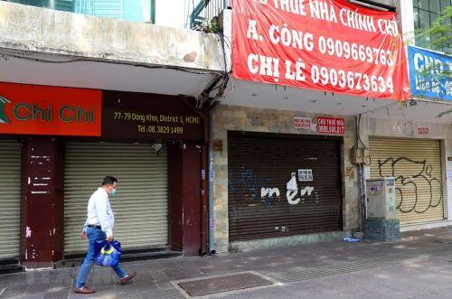 Hàng loạt cửa hàng ở TP Hồ Chí Minh phải đóng cửa do ế ẩm