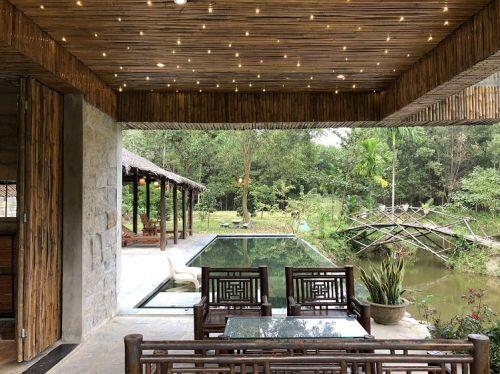 Chán biệt thự mặt phố, đại gia Việt "rủ nhau” về quê làm nhà tranh mái ngói tiền tỷ