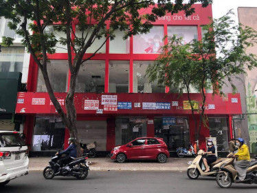 Bất động sản TP Hồ Chí Minh: "Hàng ngộp” rao bán nhiều vô kể