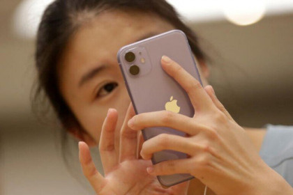Công ty Trung Quốc gây tranh cãi vì đuổi việc người dùng iPhone