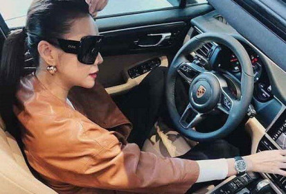 Bóc giá xế hộp tiền tỷ Porsche Macan của siêu mẫu Thanh Hằng