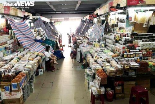Sau dịch COVID-19, tiểu thương các chợ Đà Nẵng mỏi mòn đợi khách