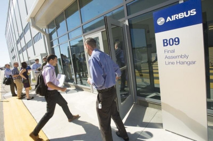 Chứng khoán châu Âu giảm với lo ngại về đà tăng trưởng, Cổ phiếu Airbus giảm