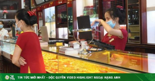 Vàng biến động thất thường, dân đầu tư ôm giá cao sốt ruột, chưa biết khi nào "vào bờ”