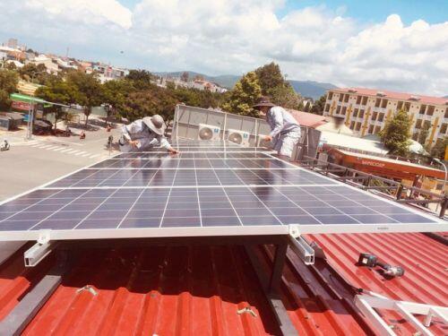 TPHCM: Thanh toán 80 tỷ đồng tiền điện mặt trời cho người dân