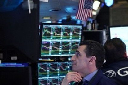 Dow Jones tăng gần 500 điểm khi hy vọng về gói kích thích dâng cao