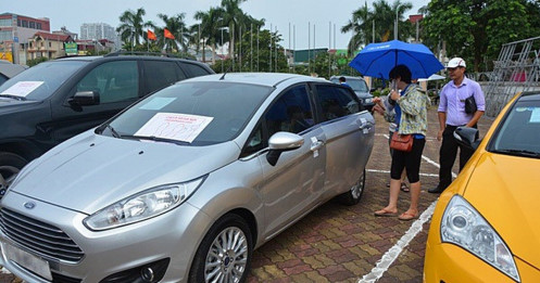 Ô tô "đi nát" vẫn bán được giá, lo Việt Nam là "ốc đảo"... xe cũ