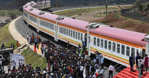 Kenya thua lỗ nặng vì vay tiền Trung Quốc xây đường sắt
