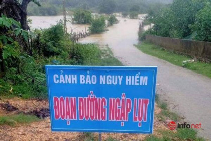 Hà Tĩnh: Mưa lớn, thủy điện xả lũ, nhiều xã miền núi bị chia cắt, 23.000 học sinh nghỉ học